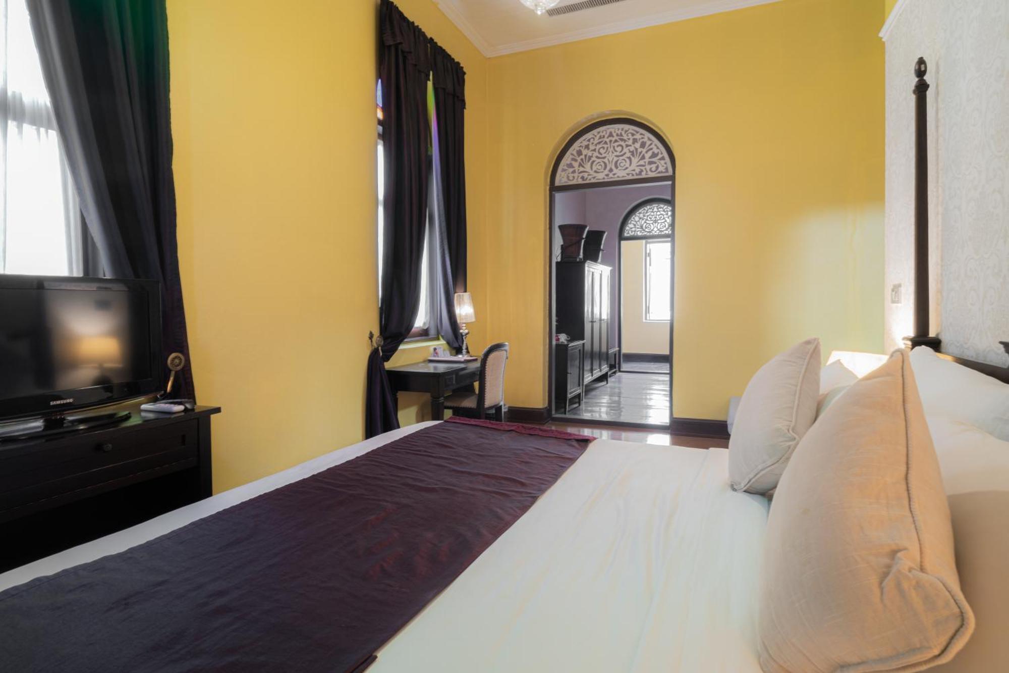 Отель Praya Palazzo (Adults Only) Бангкок Экстерьер фото