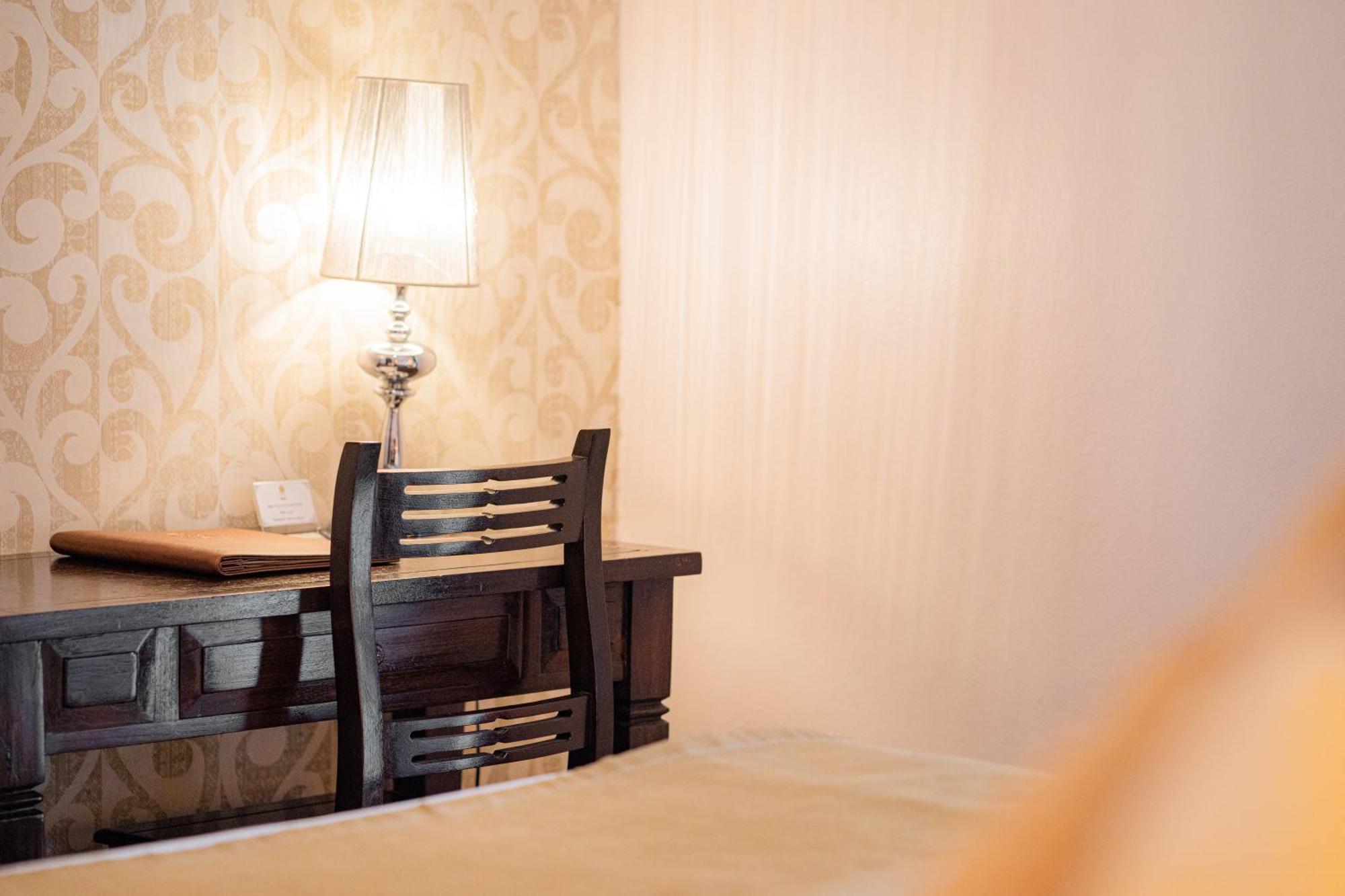 Отель Praya Palazzo (Adults Only) Бангкок Экстерьер фото
