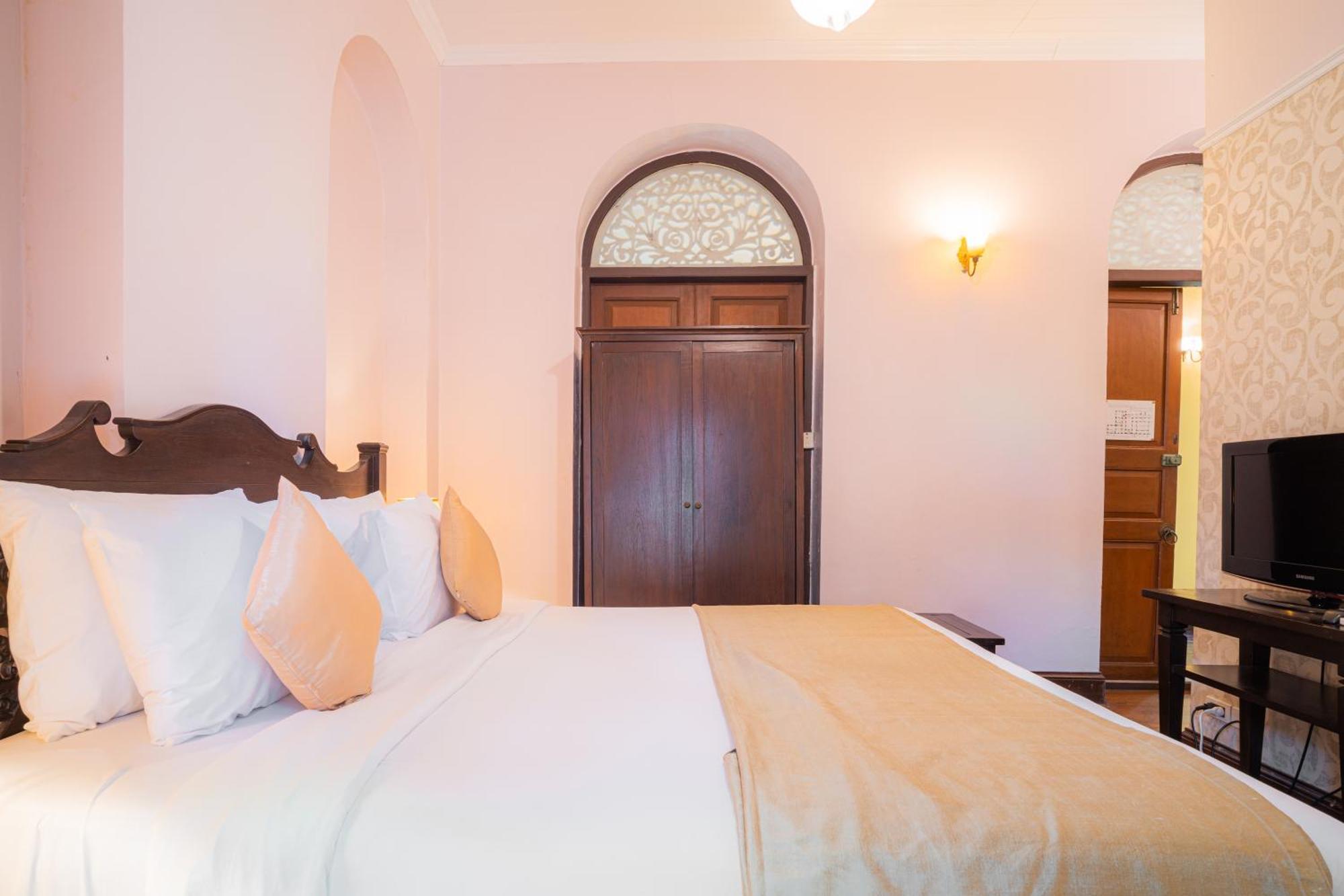 Отель Praya Palazzo (Adults Only) Бангкок Экстерьер фото