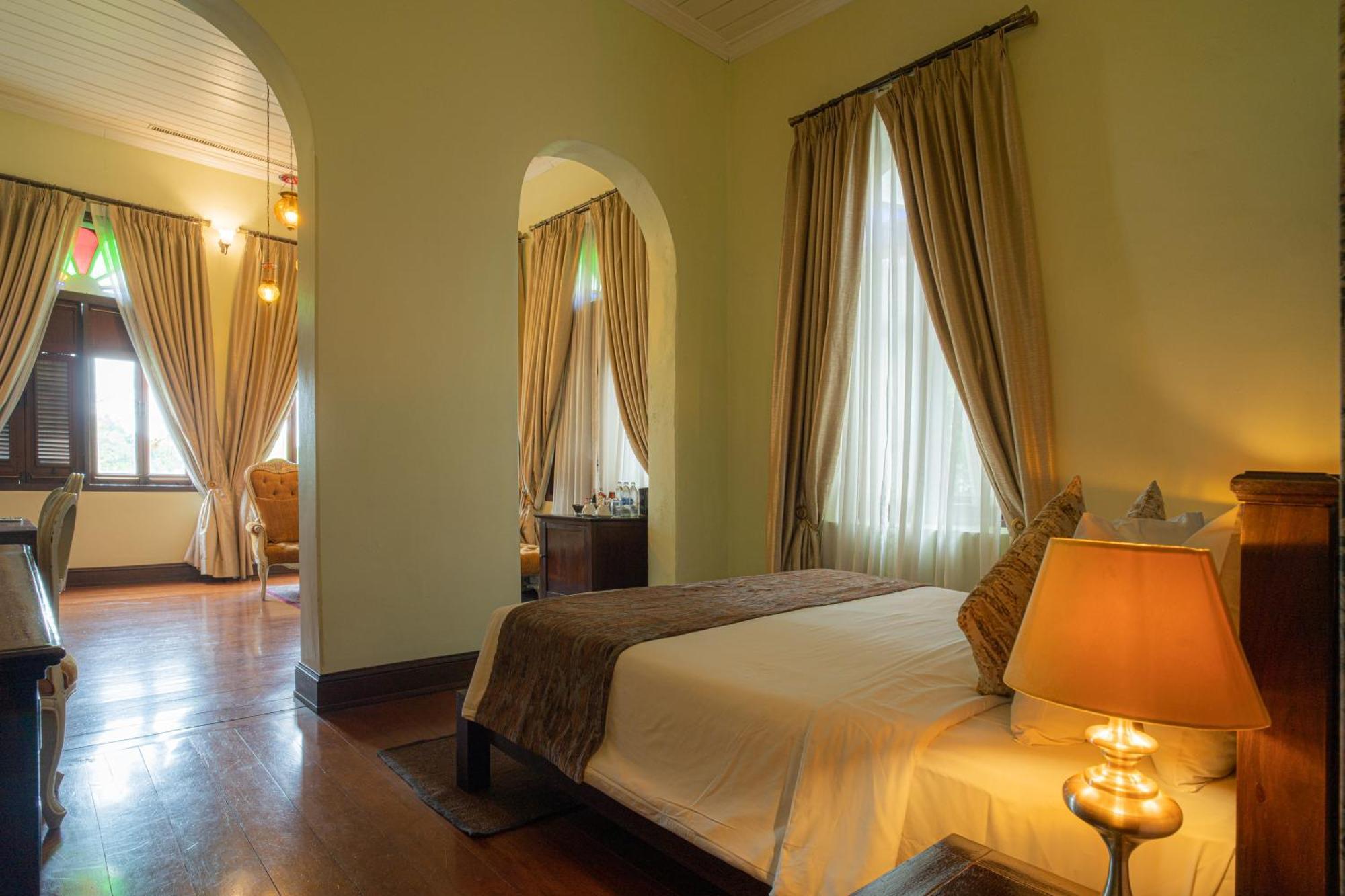 Отель Praya Palazzo (Adults Only) Бангкок Экстерьер фото