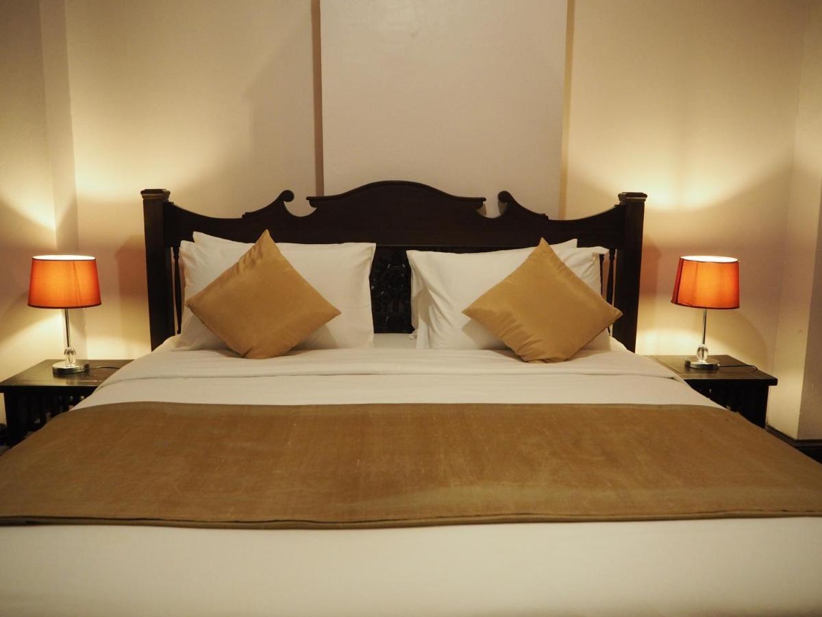 Отель Praya Palazzo (Adults Only) Бангкок Экстерьер фото